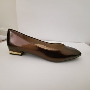 NWOT J. Renee Bronze Metallic Flats Size 8.5 M